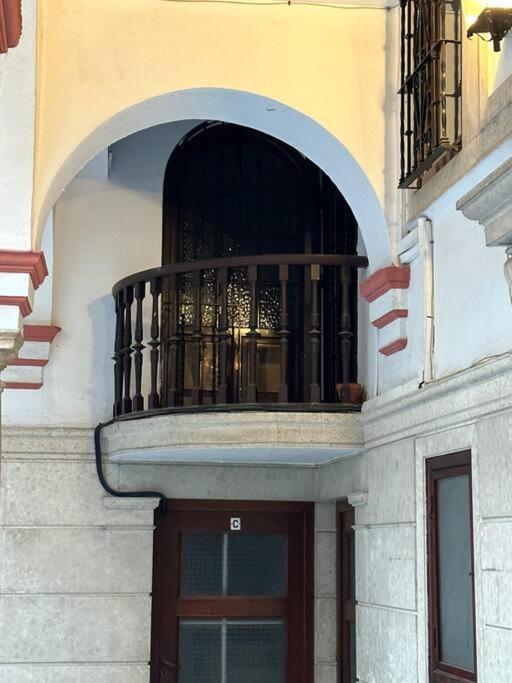 Apartamento Patio Sevillano Frente Catedral Luaran gambar