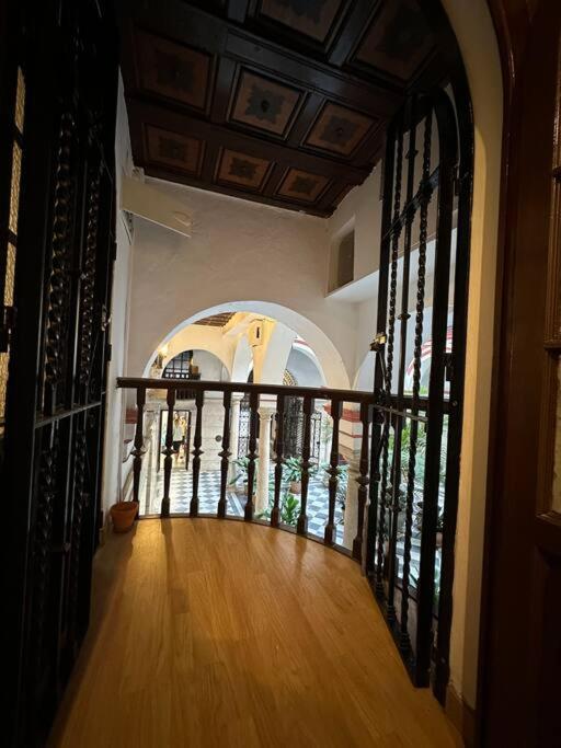 Apartamento Patio Sevillano Frente Catedral Luaran gambar