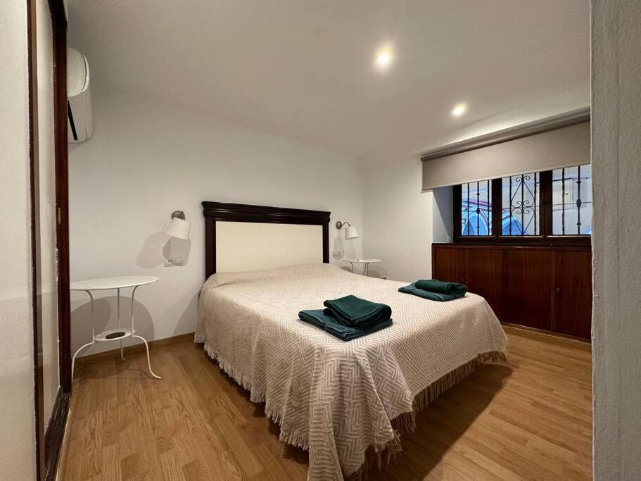 Apartamento Patio Sevillano Frente Catedral Luaran gambar