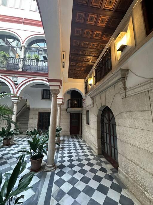 Apartamento Patio Sevillano Frente Catedral Luaran gambar
