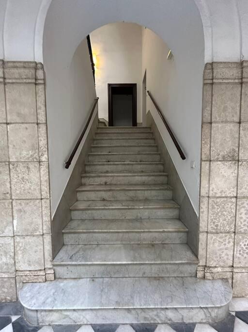 Apartamento Patio Sevillano Frente Catedral Luaran gambar