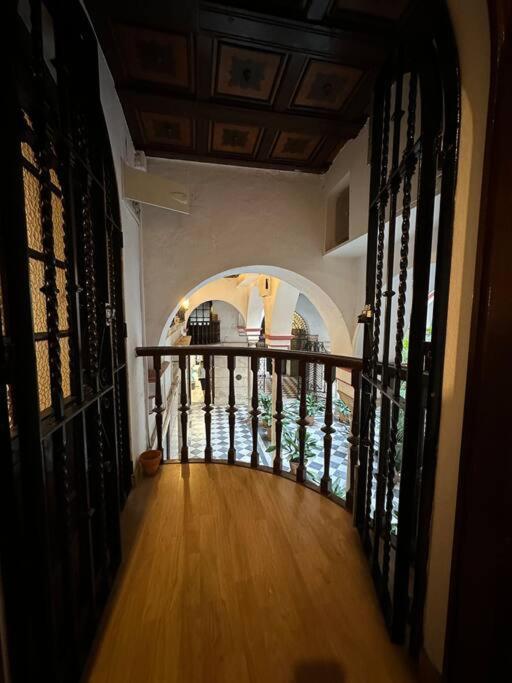 Apartamento Patio Sevillano Frente Catedral Luaran gambar